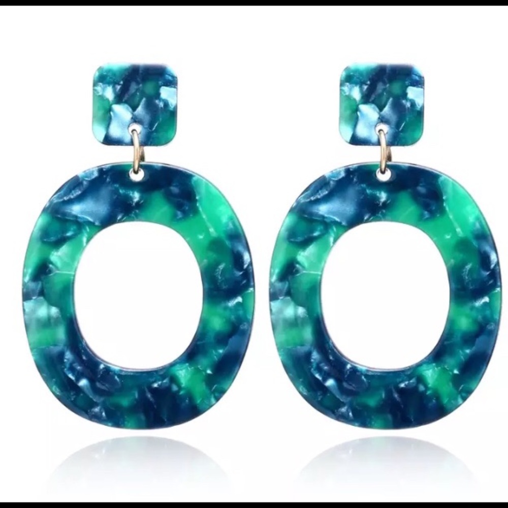 Women’s earrings